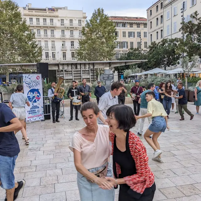 Swing on Mars_Marseille