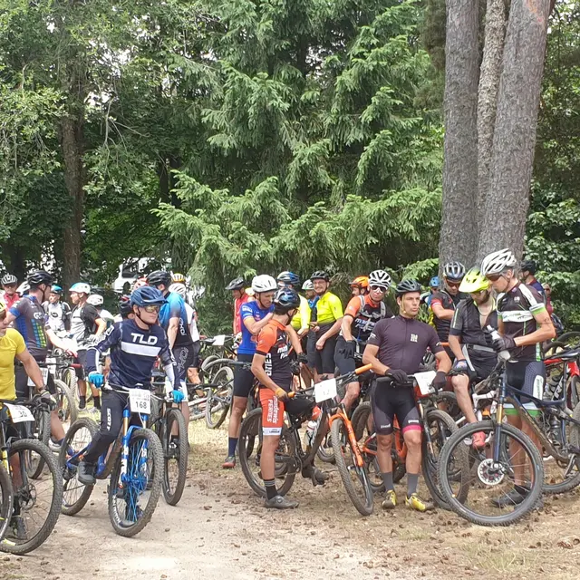 Arrivée du Raid VTT des Monts d'Ardèche au Lac de Devesset