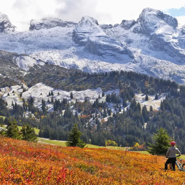 Séjour VTT électrique en itinérance du lac d'Annecy aux alpages des Aravis_Le Grand-Bornand