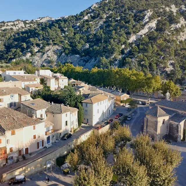 Vue aaérienne du village de Robion