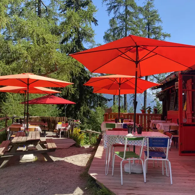 La terrasse de la buvette