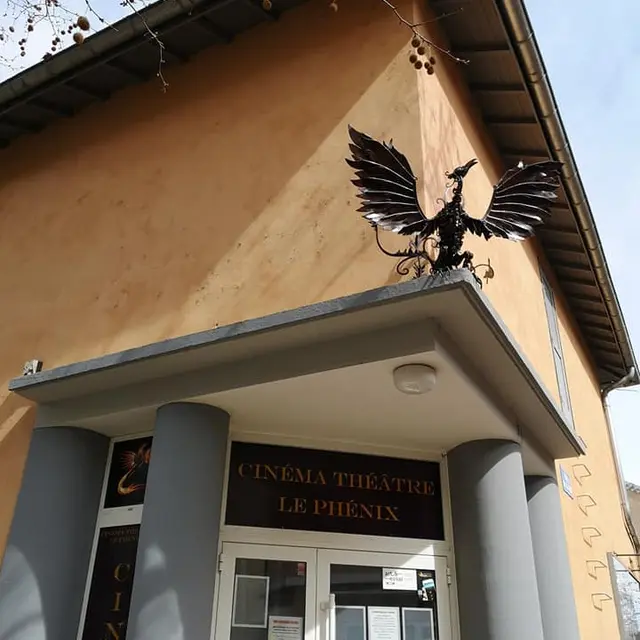 Cinéma théâtre Le Phénix_Laragne-Montéglin