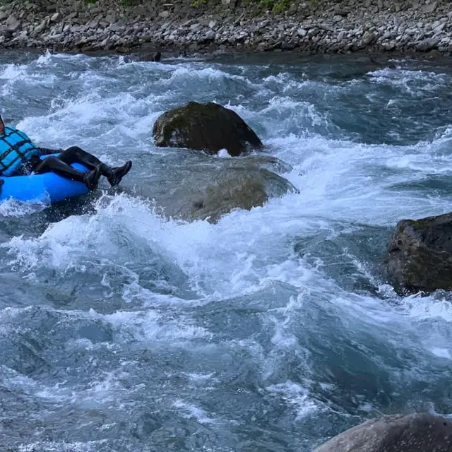 Tubing dans le Giffre