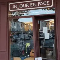 Un Jour en Face