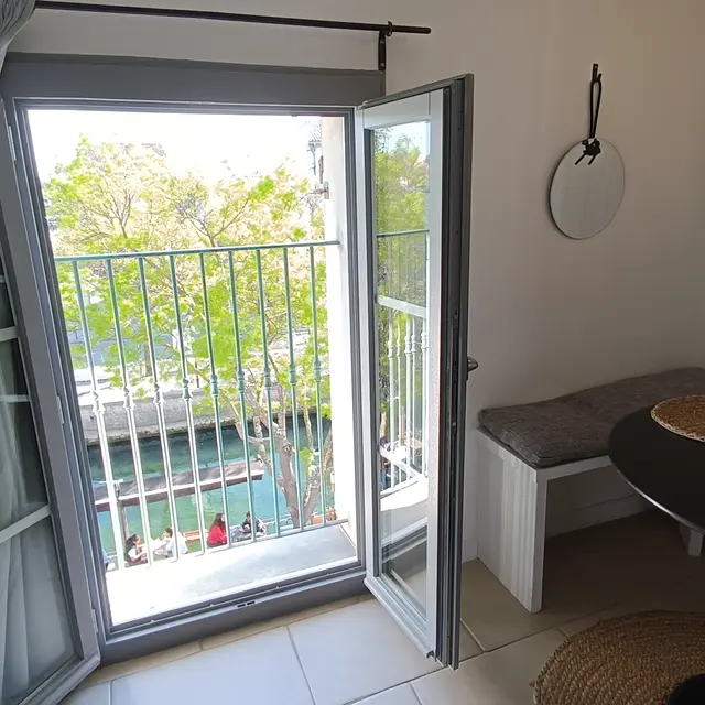 Vue sur la Sorgue depuis le coin repas