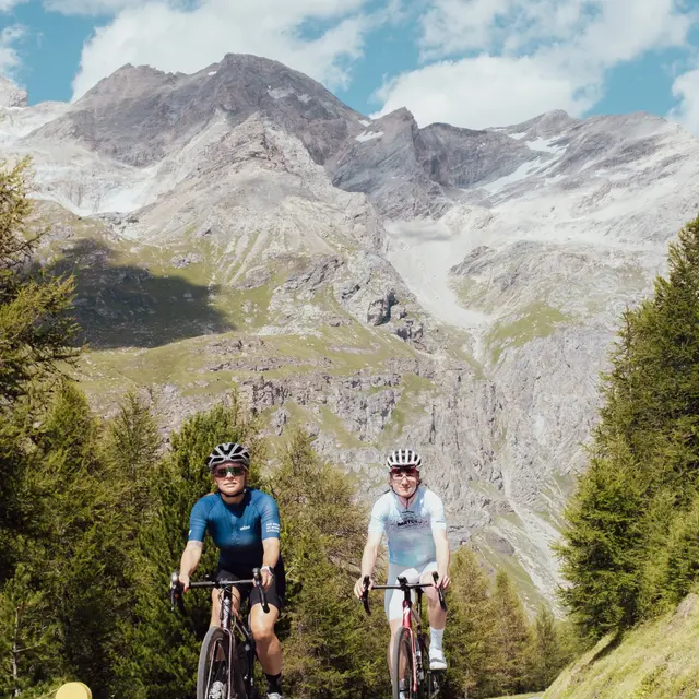 Montée du col de l'Iseran à vélo
