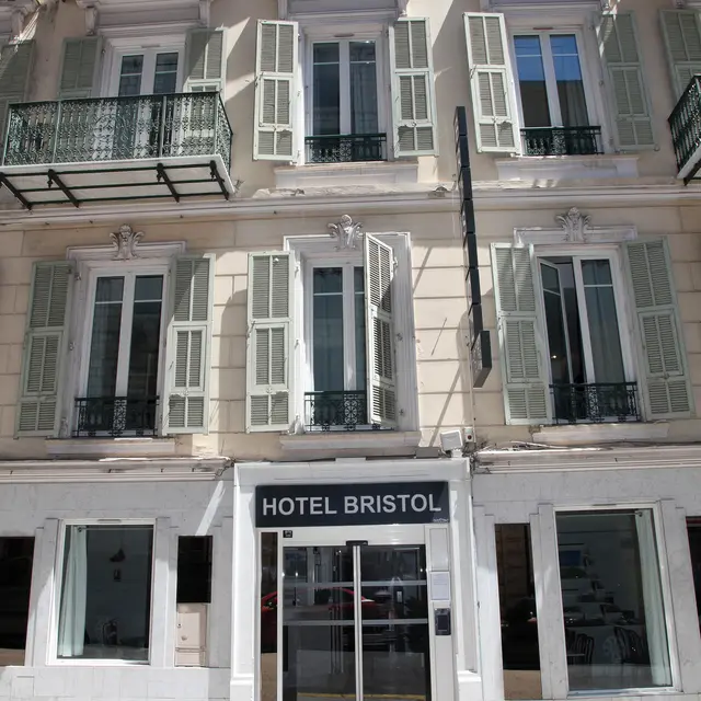 Façade3.jpg