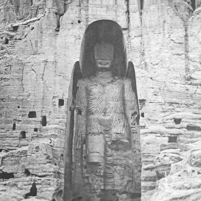 Le Bouddha de 55 m à Bamiyan en 1930
