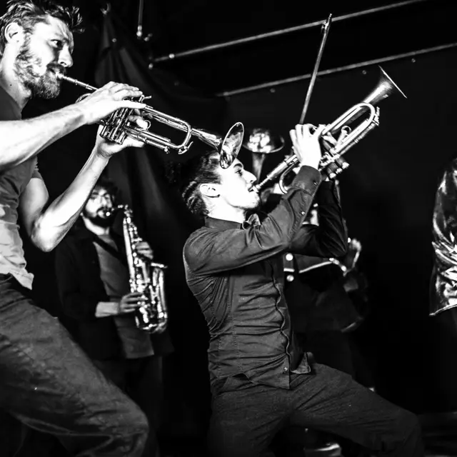 Cratère Surfaces - Les Fanflures Brass band_Alès