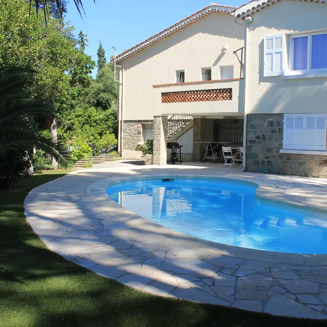 Villa St-Raphaël piscine