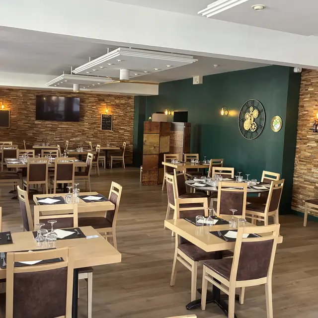 photo salle de restaurant (2).jpg