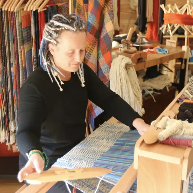 2024.Le.bonnet.des.montagnes.artisan.au.travail.CP.Marie.Delpas