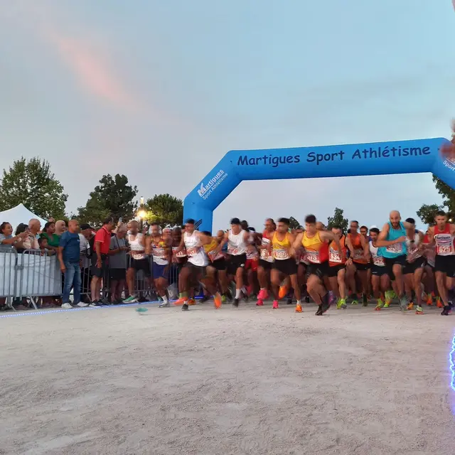 La ronde nocturne des ponts bleus_Martigues
