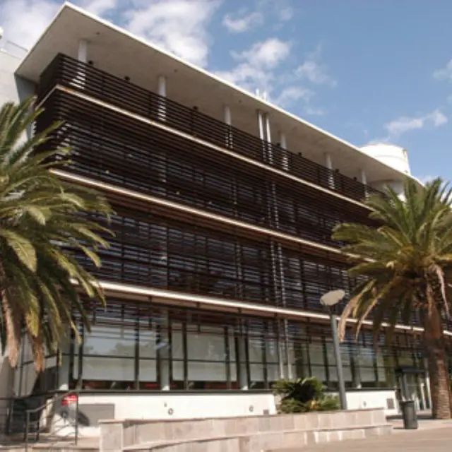 Visite des réserves de la médiathèque_Hyères