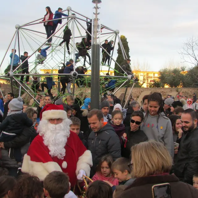 Arrivée du Père Noël à La Crau_La Crau