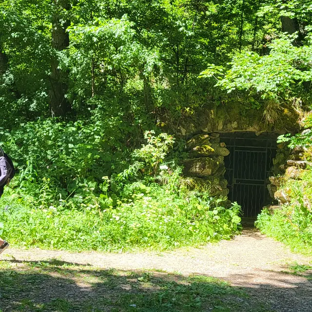 Les p'tits explorateurs et les légendes de la Fontaine de l'Ours_Crots