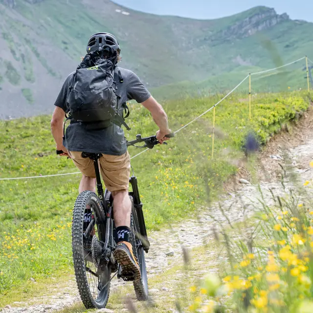 Sortie VTT encadrée avec Alley Oop et Mathias Ruiz, moniteur de vélo_Les Contamines-Montjoie