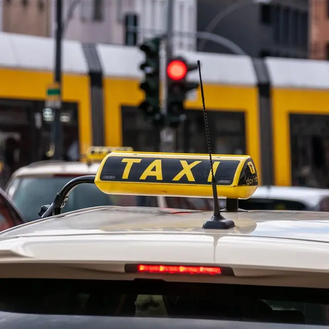 Salvan taxi_Orange