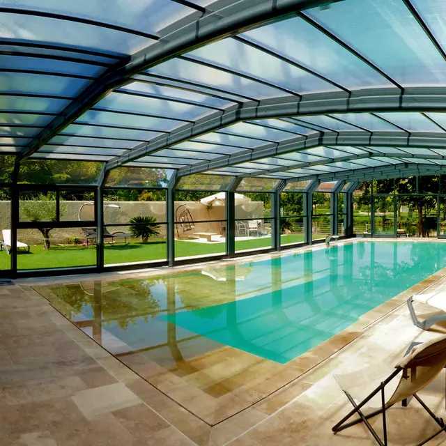 piscine couvert et chauffée