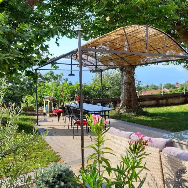 Terrasse du Gîte Domaine de Chougnes