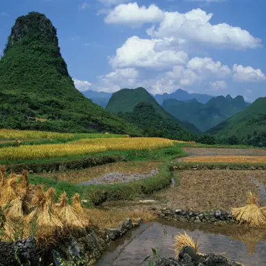 Regards sur le monde : Chine du Sud_Saint-Martin-de-Crau