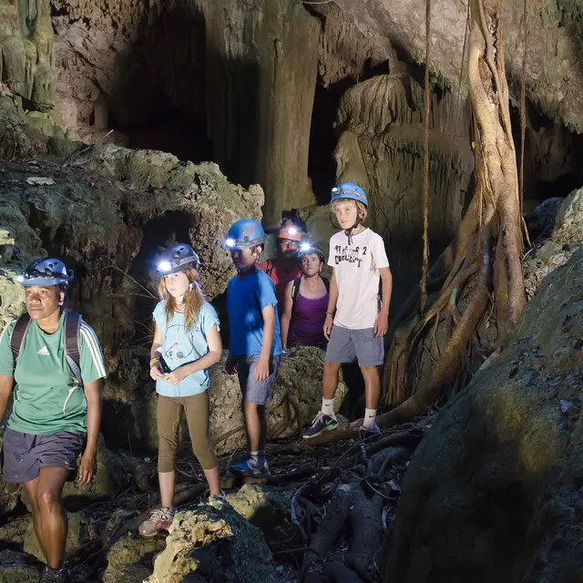 Visite de la grotte Jila