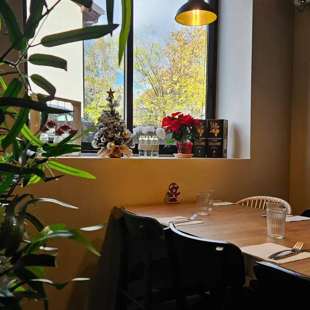 Piamore_restaurant