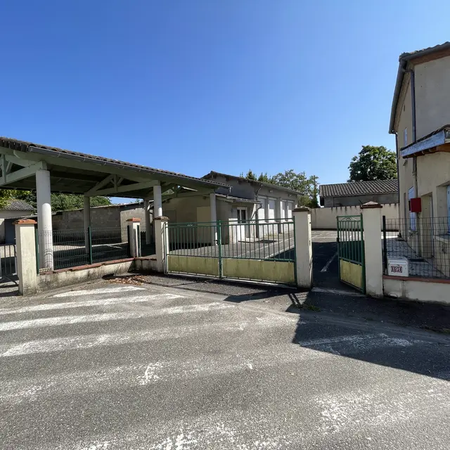 École de Barry d'Islemade