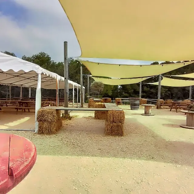 Un repas, un film, un débat à la ferme Aïoli Caganis_Martigues