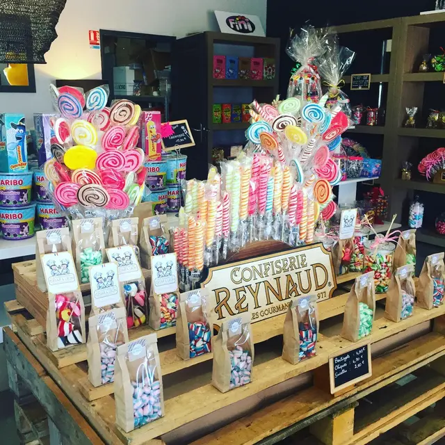 Confiserie César Et Léon