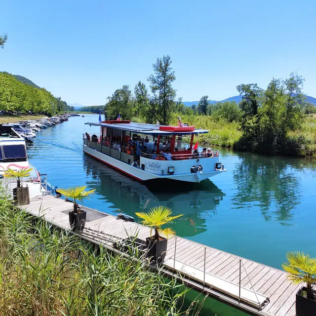 Le Solely bateau électro solaire