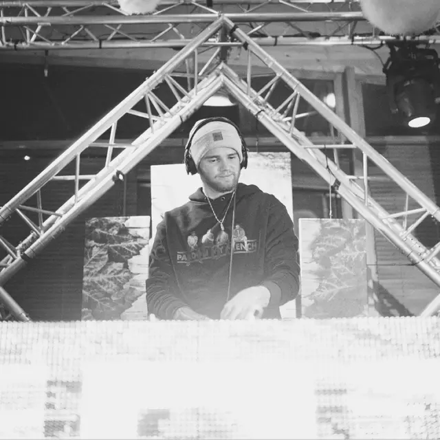 Nouvel An - Scène centre station - DJ Jarow_Avoriaz