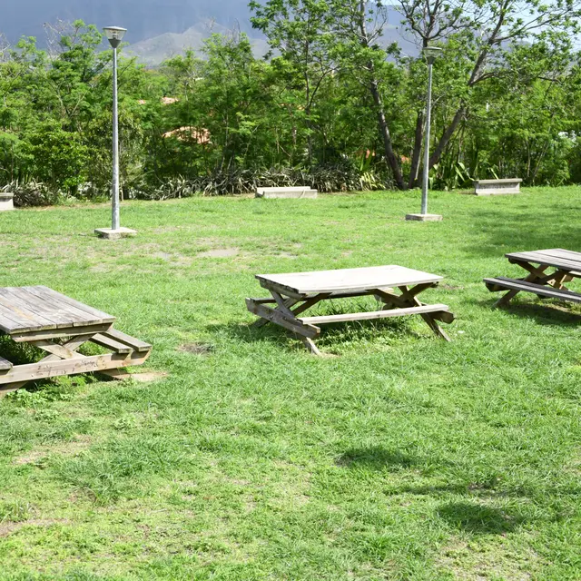 Aire de pique nique au château Grimigni