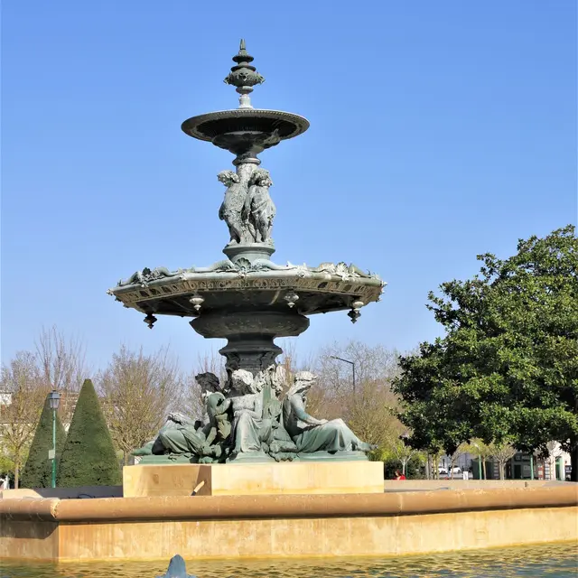 La majestueuse fontaine du Mail