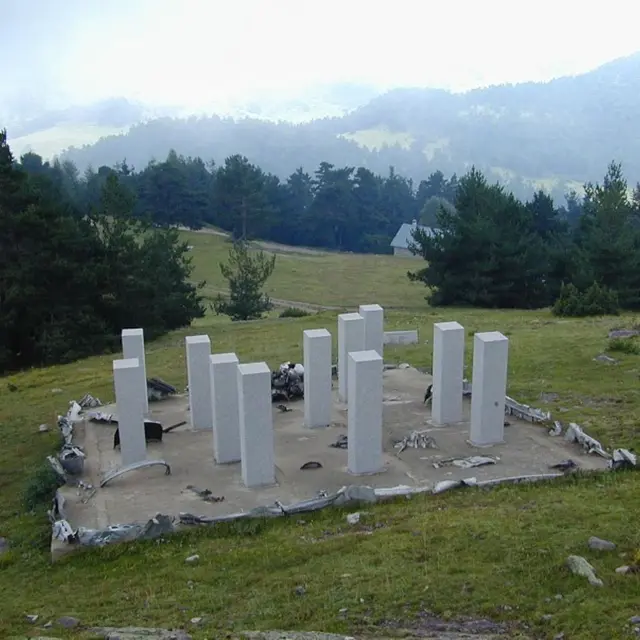 Liberator's Monument par Sosno, Ceva, FONTAN