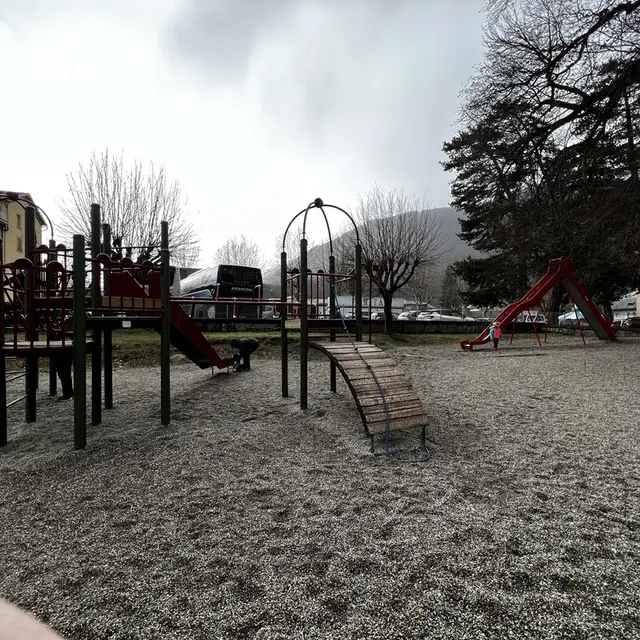 Aire de jeux _Ax-les-Thermes