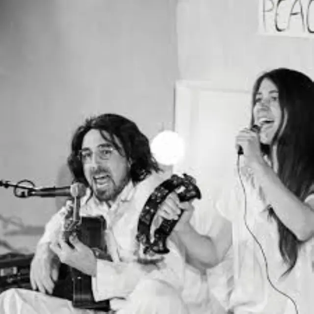 Spectacle Yoko et John - Centre Dramatique des Villages_Entrechaux