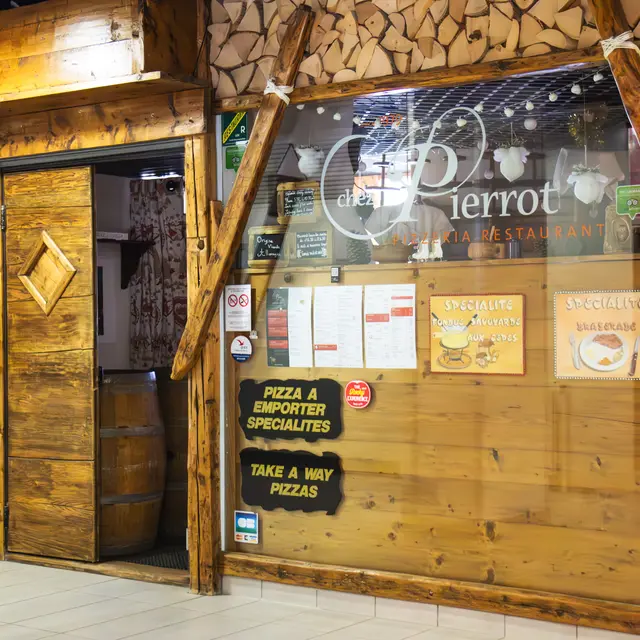 Flaine-Devanture-Chez-Pierrot