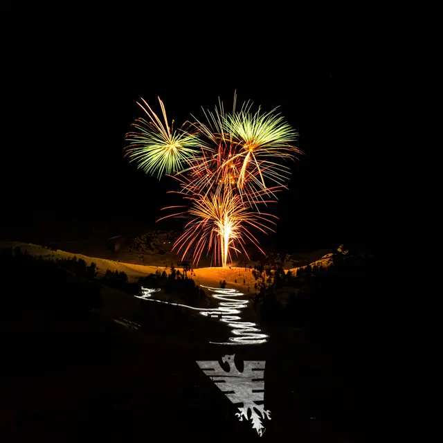 Descente aux flambeaux et feux d'artifice_Val-d'Isère