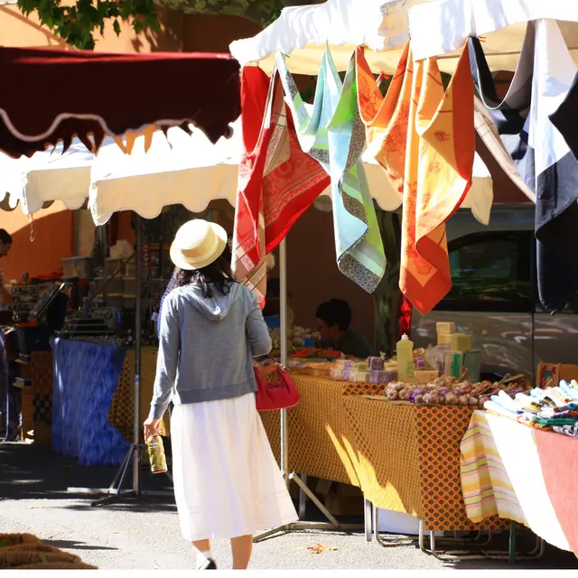 Marché de Roussillon