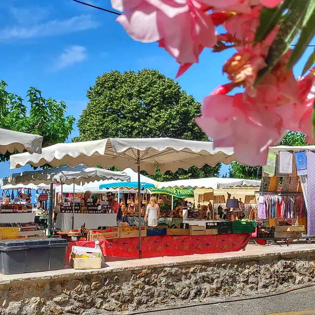 Marché hebdomadaire Tourtour