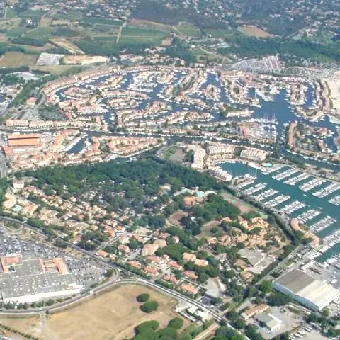 Vue aérienne du Yotel