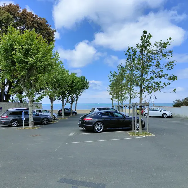Parking de l'Arnérault Ouest