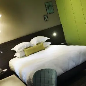 Alex hôtel Marseille.jpg