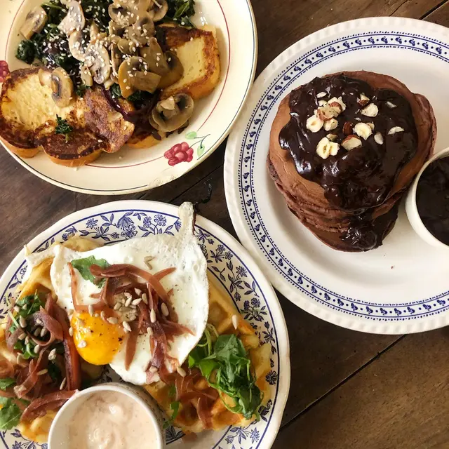 plats green bazar café