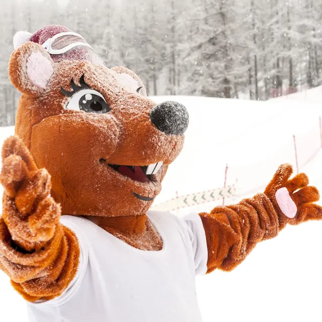 Dorlotte la mascotte sur les pistes_Vars