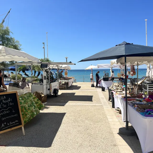 Marché Les Pieds dans l'eau_Saint-Cyr-sur-Mer