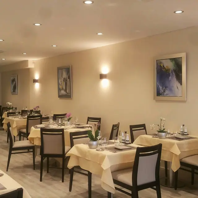 restaurant hyeres centre ville place république