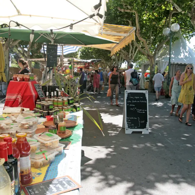 Marché quotidien Sanary Var