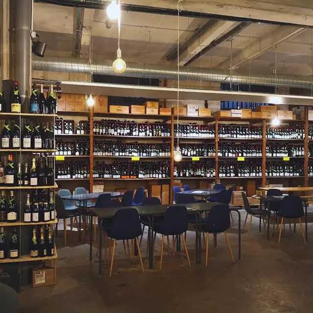 La Buvette Cave à manger Bar à vins à Bourg-en-Bresse